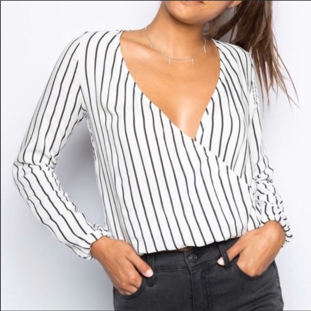 Brandy Melville rare zosia white black striped top